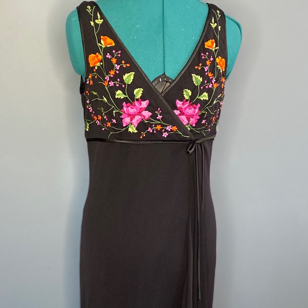Dusk Floor Length V-neck Dress Size 12